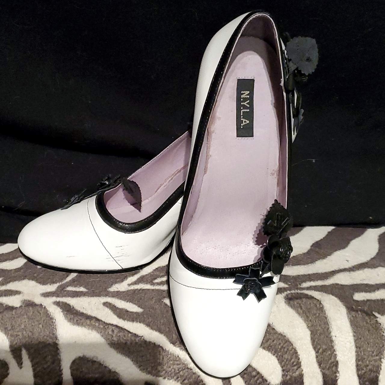 Nyla Fine Leather Pumps With Black 3d Floral Adornment